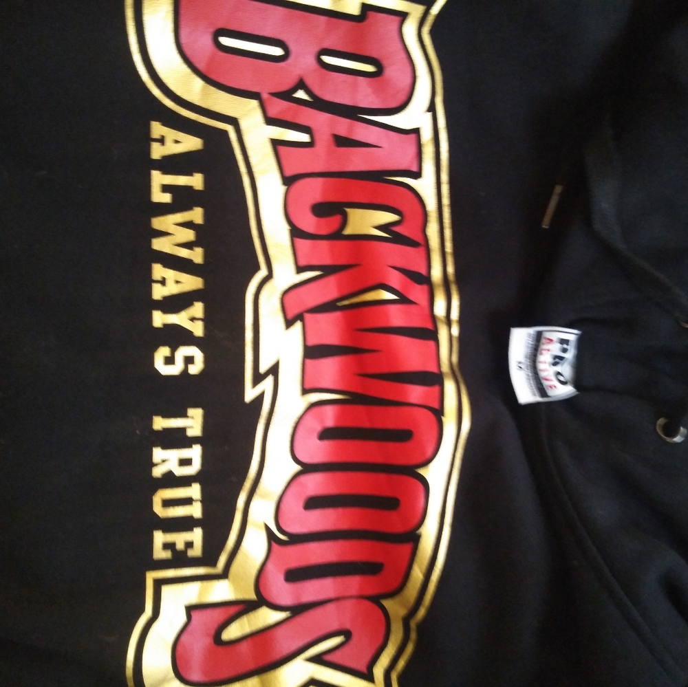 2 backwood hoodies (medium & XL)